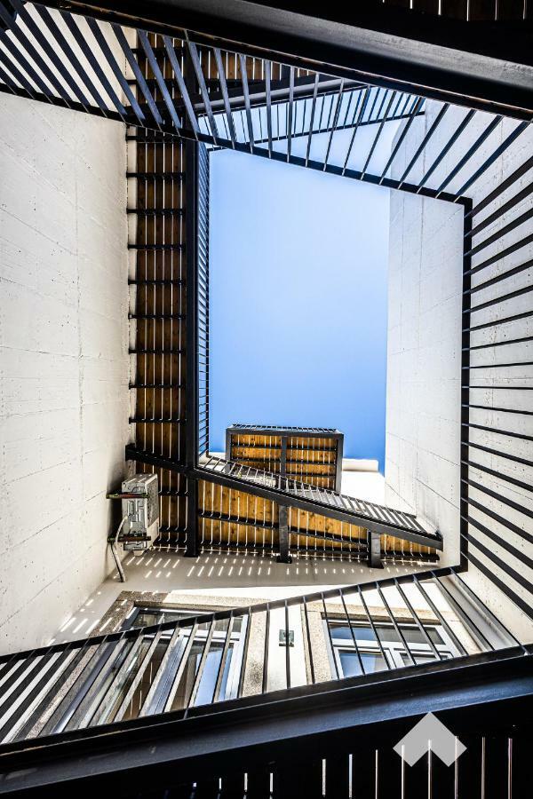 Апартаменты Artsy Retreat In The Heart Of Порту Экстерьер фото